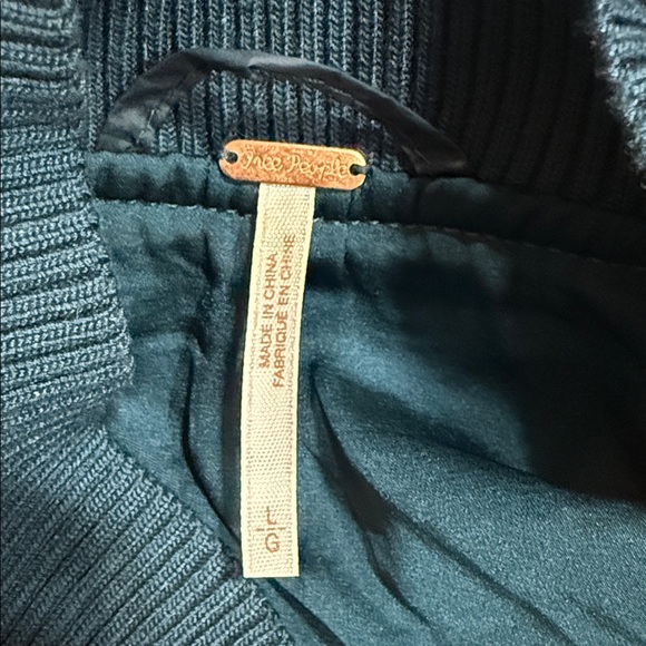 Free People blue turquoise Quilted Cropped Dolman Sleeve Bomber Jacket Size L - Picture 8 of 10